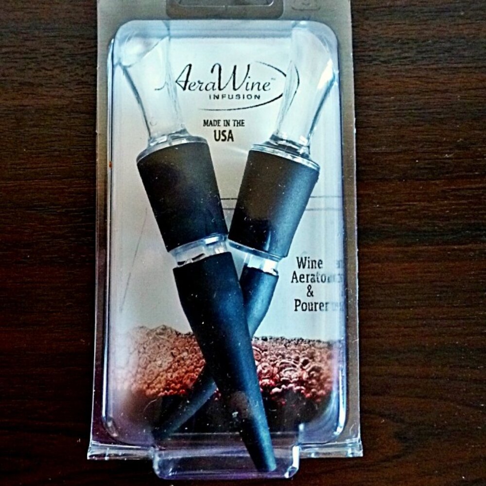 NWOT - AeraWine 2-Pack Patented Bottle-top Wine Aerator and Pourer